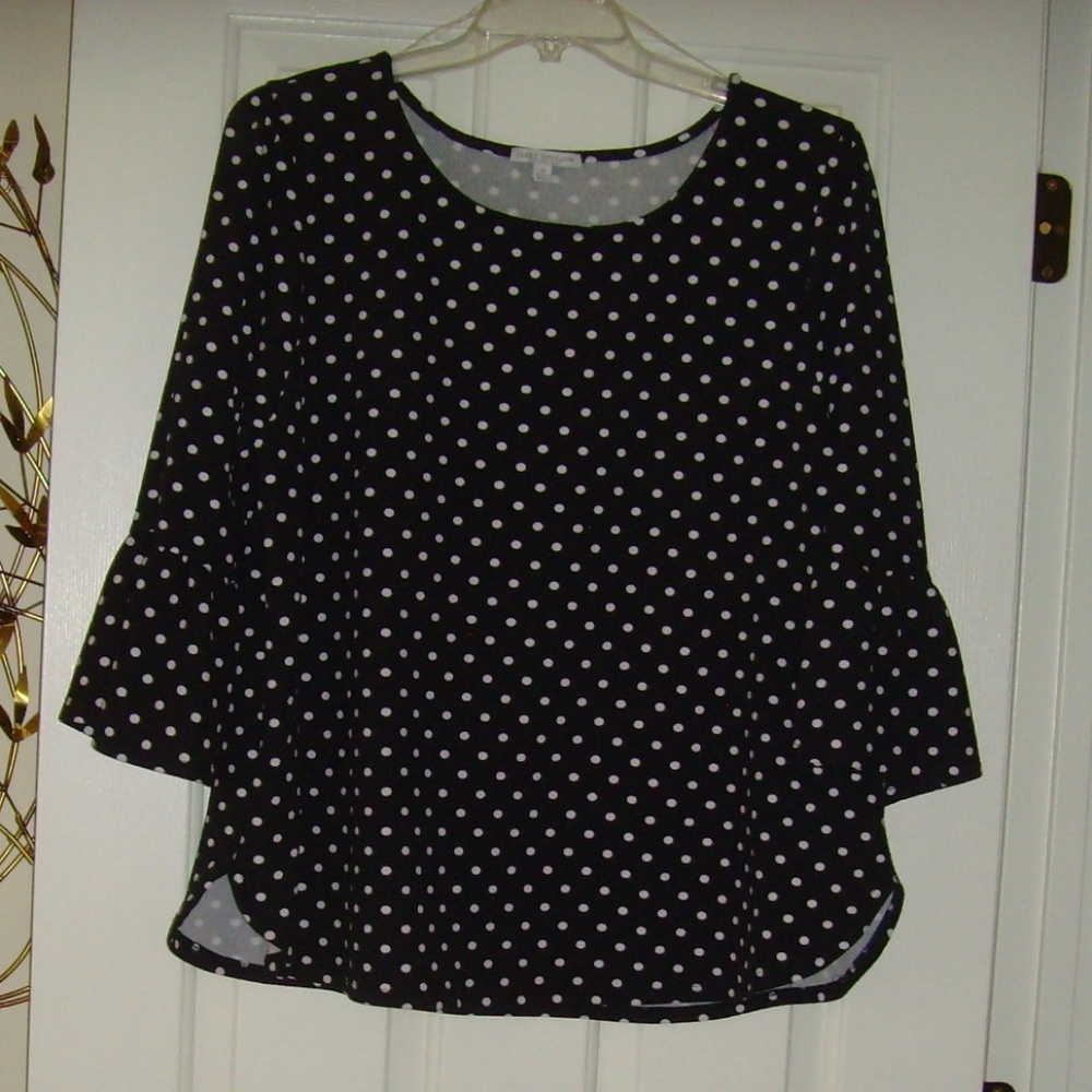 GREEN ENVELOPE Los Angeles Black and White Women's TunicTop 3X